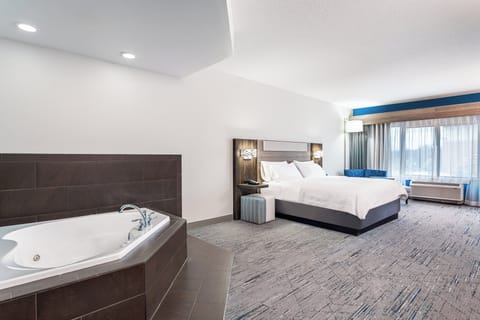 Standard Room, 1 King Bed (Feature) | Desk, laptop workspace, blackout drapes, iron/ironing board