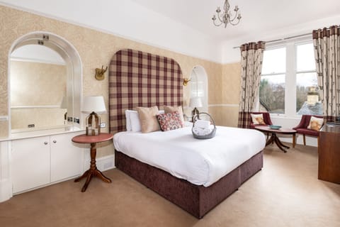 King Room | Desk, blackout drapes, iron/ironing board, free WiFi