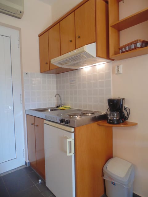 Economy Double or Twin Room, Balcony, Garden View | In-room safe, desk, blackout drapes, soundproofing