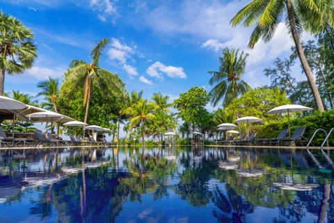 4 outdoor pools, open 8:00 AM to 8:00 PM, pool umbrellas, sun loungers