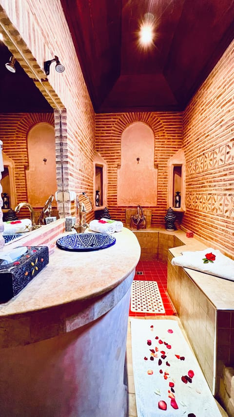 Superior Suite, Private Bathroom (Paprika) | In-room safe, free WiFi, alarm clocks