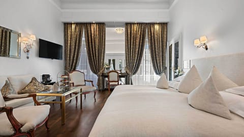 Comfort Double Room | Premium bedding, minibar, in-room safe, individually decorated