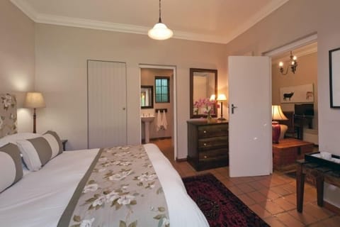 Cottage, Garden Area | Egyptian cotton sheets, premium bedding, Tempur-Pedic beds, in-room safe