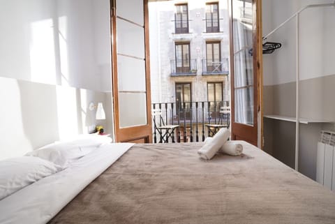 City Double Room, Balcony | Soundproofing, bed sheets