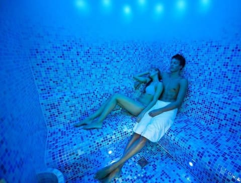Sauna, hot tub, steam room, Turkish bath, body treatments, mud baths