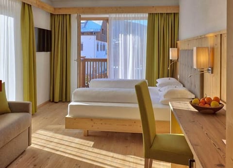 Select Comfort beds, in-room safe, desk, blackout drapes