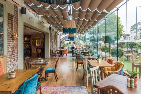 Breakfast, lunch, dinner served; British cuisine 