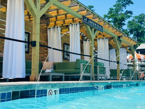 Indoor pool, seasonal outdoor pool