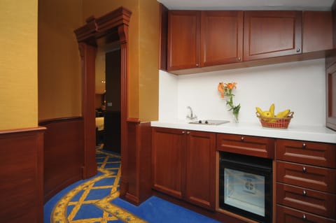 Superior Double Room, Sea View | Private kitchenette | Paper towels