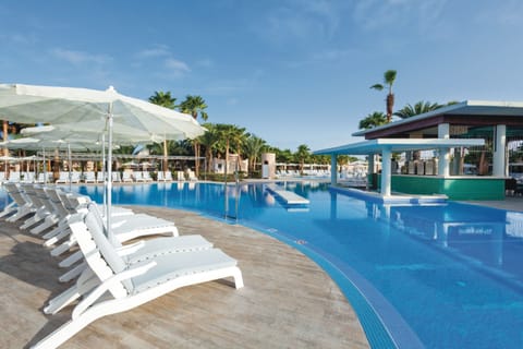 2 outdoor pools, pool umbrellas, sun loungers