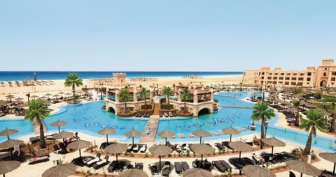 6 outdoor pools, pool umbrellas, sun loungers