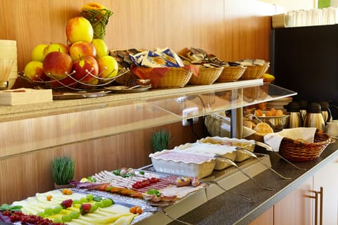 Daily buffet breakfast for a fee