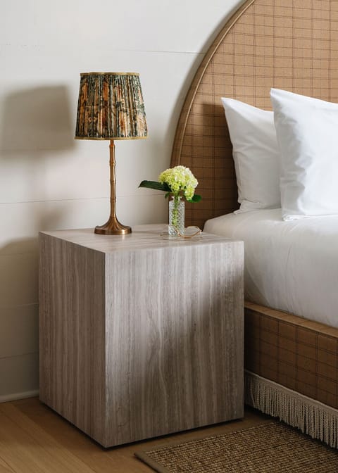 Superior Suite, 1 King Bed, Bathtub | Egyptian cotton sheets, premium bedding, down comforters