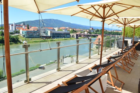 Sundeck