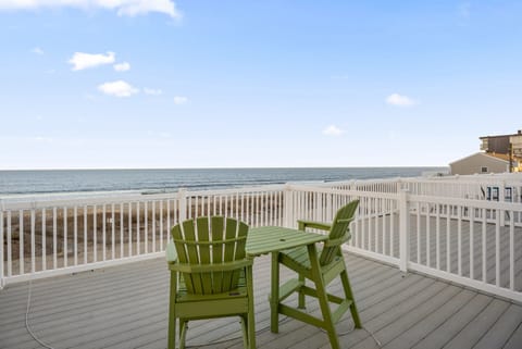 Welcome to Ocean Colony 8 - The only thing missing here is YOU.