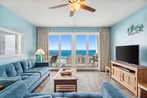 Living Room with Flat screen TV, pull out sofa bed, and ocean views