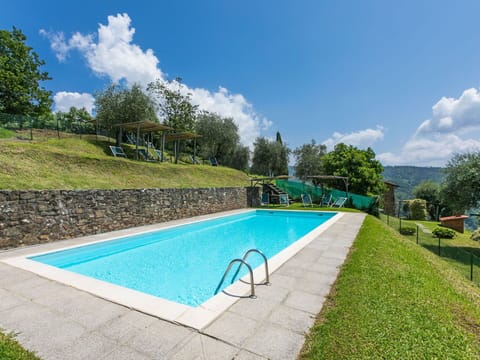 Cloud, Water, Sky, Plant, Property, Swimming Pool, Azure, Tree, Body Of Water, Natural Landscape