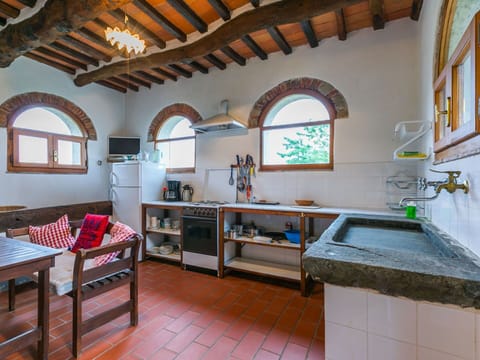 Table, Furniture, Window, Building, Wood, Interior Design, Sink, House, Tap, Chair