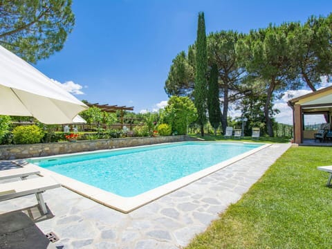 Water, Plant, Sky, Swimming Pool, Azure, Tree, Chair, Shade, Grass, Residential Area