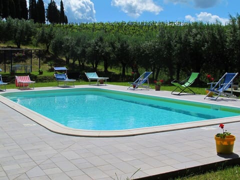 Water, Cloud, Sky, Property, Swimming Pool, Plant, Rectangle, Azure, Tree, Outdoor Furniture