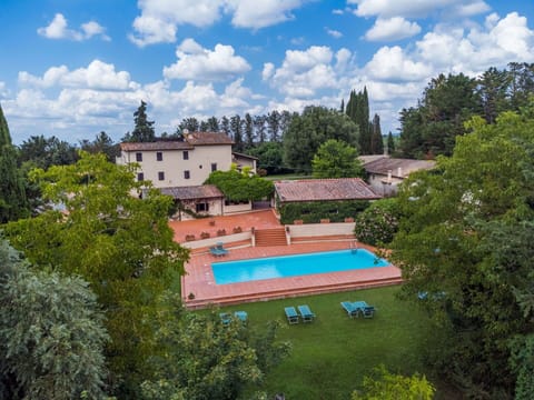 Sky, Cloud, Building, Plant, Tree, Window, Urban Design, House, Leisure, Swimming Pool