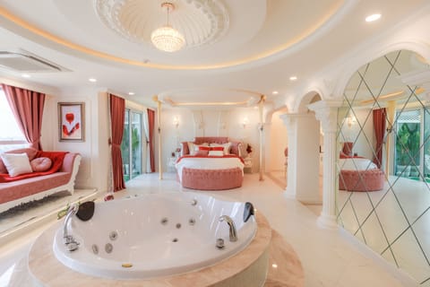 Signature Studio Suite | Premium bedding, memory foam beds, individually furnished, desk