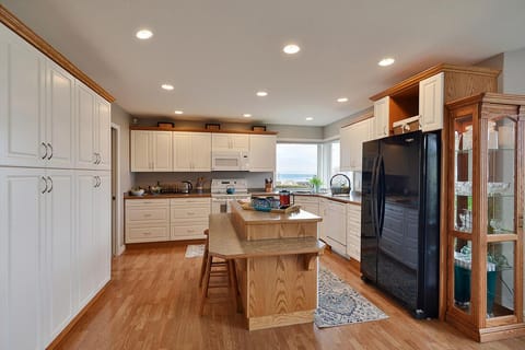 Fully stocked kitchen. 