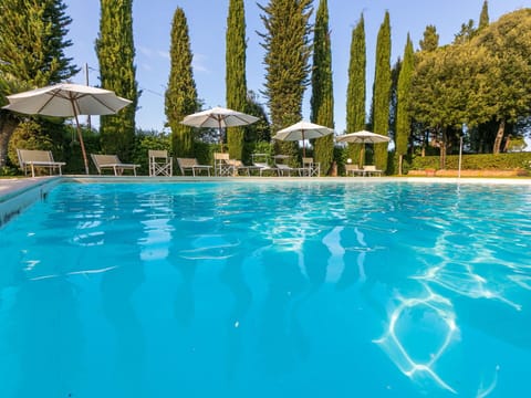 Water, Plant, Sky, Water Resources, Swimming Pool, Tree, Azure, Natural Landscape, Aqua, Leisure