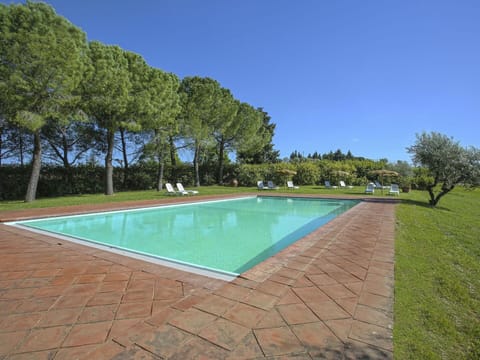 Water, Sky, Plant, Swimming Pool, Rectangle, Tree, Shade, Building, Grass, Landscape