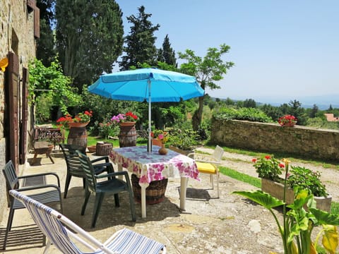 Property, Patio, Umbrella, Building, Outdoor Table, Restaurant, Vacation, Real Estate, Resort, Leisure
