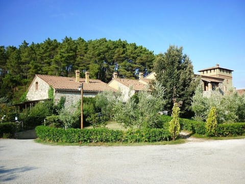 Property, Vegetation, House, Residential Area, Real Estate, Natural Landscape, Home, Estate, Tree, Land Lot