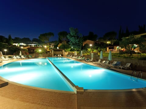 Water, Plant, Sky, Building, Swimming Pool, Azure, Tree, House, Outdoor Furniture, Leisure