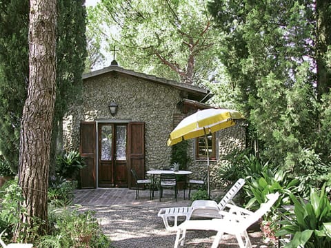 House, Property, Natural Landscape, Building, Cottage, Home, Tree, Yellow, Real Estate, Biome