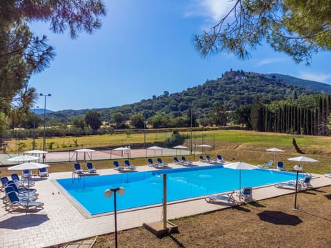 Water, Sky, Property, Plant, Cloud, Swimming Pool, Chair, Azure, Shade, Tree