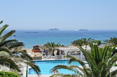 Apartment, 1 Bedroom, Sea View | In-room safe, free cribs/infant beds, free WiFi, bed sheets