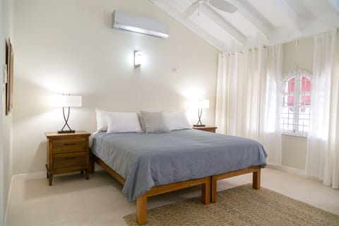 Premium Townhome, 2 Bedrooms, Executive Level | 2 bedrooms, in-room safe, individually decorated, individually furnished