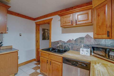 Kitchen with dishwasher