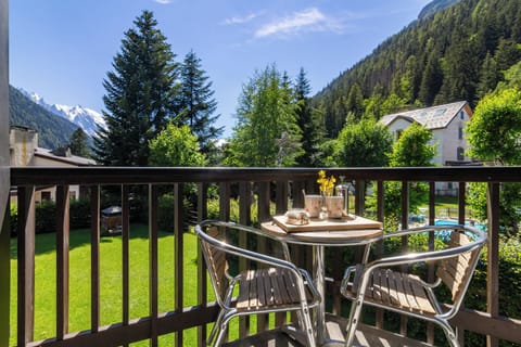Sunny Private balcony with a Mont Blanc view