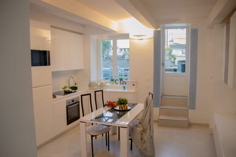 Apartment, 2 Bedrooms | In-room dining