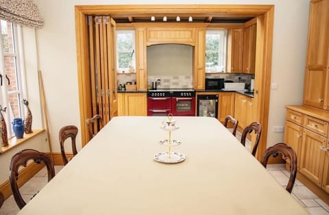 Exclusive Cottage | Private kitchen | Shared fridge, microwave, electric kettle, highchair