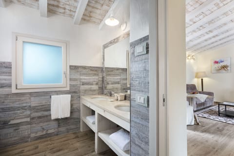 Suite | Room amenity