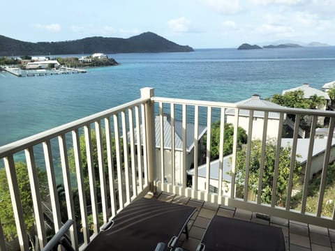 Panoramic Water Views!