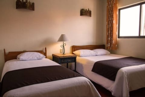 Classic Triple Room | Iron/ironing board, free WiFi