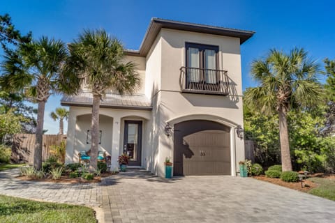 Bella Mar Exterior