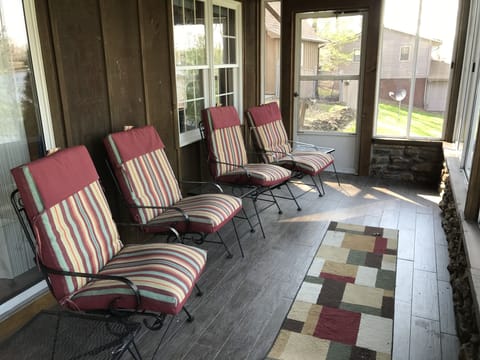Lower level 3-season porch