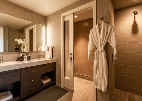 Free toiletries, hair dryer, bathrobes, slippers