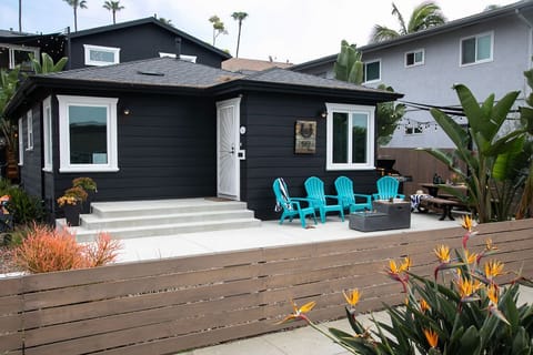 1.  2 Bedroom, 1 Bathroom with Sleeping Accommodations for up to 6 People