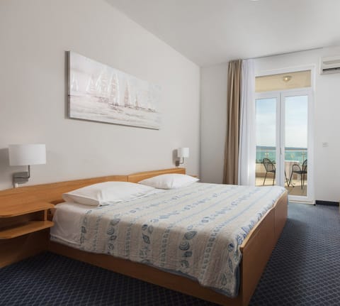 Double Room, Terrace, Sea View (1st Floor) | Memory foam beds, in-room safe, desk, laptop workspace