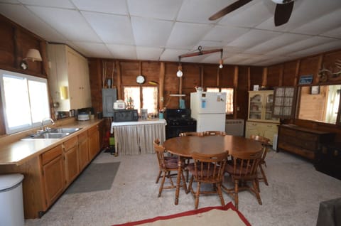 Kitchen/dining area - Kitchen/dining area