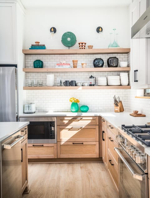 Designer's Kitchen (Fully Equipped)